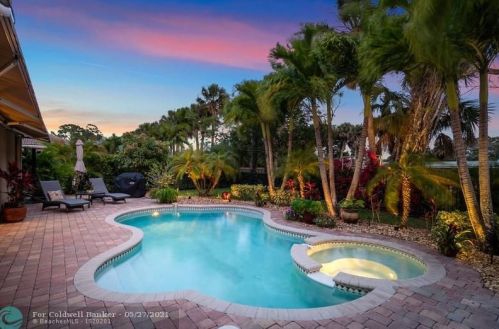 9340 Silent Oak Cir, West Palm Beach, FL 33411-6631
