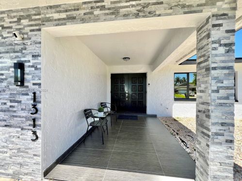 1313 37th Ter, Cape Coral, FL 33904-7118