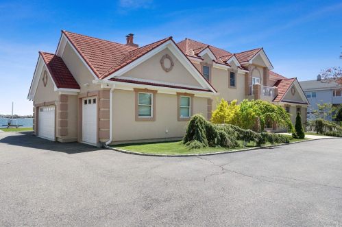 153 Awixa Ave, Bayshore, NY 11706-8803
