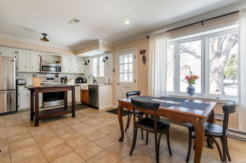 101 Christian St, Washington Depot, CT 06777-1904