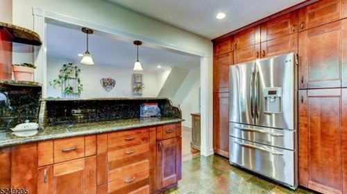 12 Hickory St, Cranford NJ  07016-3045 exterior