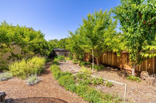 218 Sandalwood Ct, Vacaville CA  95687-5238 exterior