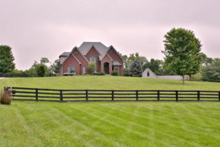 36 Timberwood Dr, Simpsonville, KY 40067-5402