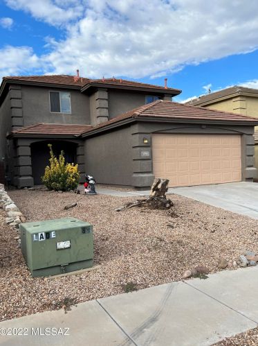 698 Ash Ridge Dr, Green Valley, AZ 85614-5492
