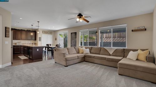 110 Ridge Crest Ct, Oakley, CA 94561-1552