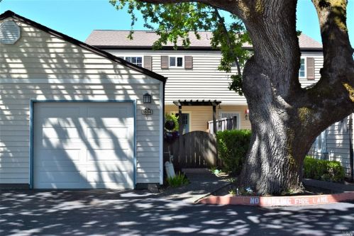 1604 Yardley St, Santa Rosa, CA 95403-2393