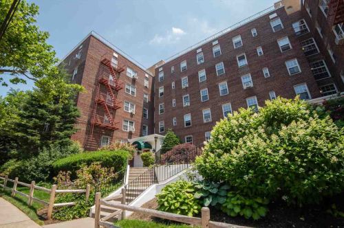 8350 Boulevard, North Bergen NJ  07047-6013 exterior