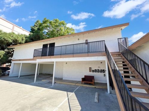 1126 Arcadia Ct, Long Beach, CA 90813-2243