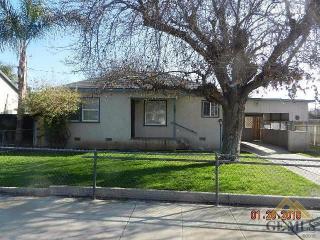 705 Arvin St, Bakersfield, CA 93308-2327