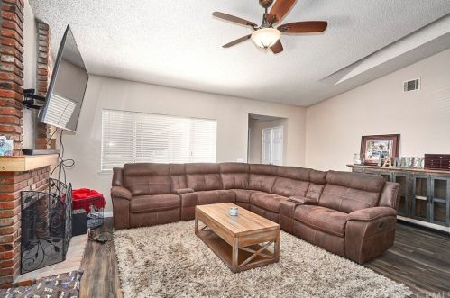 17302 Forest Hills Dr, Victorville CA  92395-4618 exterior