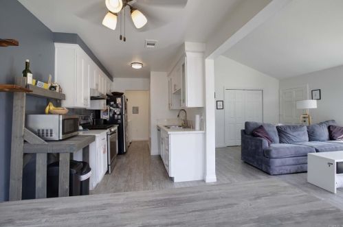 3682 Cliff Way, Oceanside CA  92056-4703 exterior