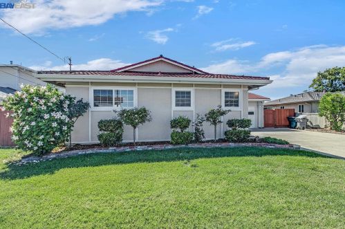 14301 Santiago Rd, San Leandro, CA 94577-6529