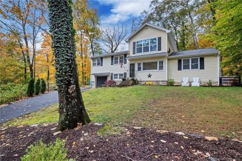 1 Patmar Dr, Upper Stepney, CT 06468-1531