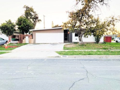 15621 California St, Tustin CA  92780-5009 exterior
