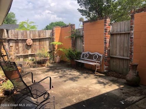 1180 Santa Cruz Ave, Titusville, FL 32780-5418