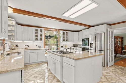 111 Little Brook Rd, New Canaan CT  06840-4917 exterior