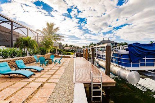 1090 Cara Ct, Marco Island FL  34145-4563 exterior