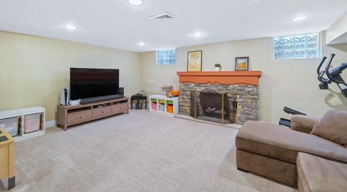 3911 Devonshire Dr, Cincinnati OH 45226-1301 exterior