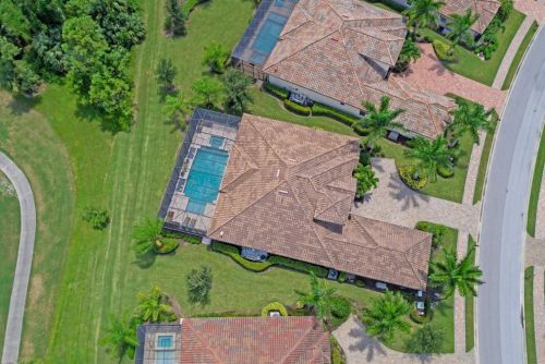 6653 Costa Cir, Naples FL 34113-1703 exterior