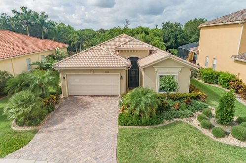 5505 55th St, Vero Beach, FL 32967-2454