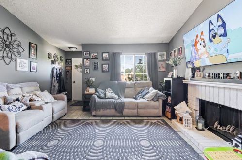 743 Mariner Dr, Perris CA  92571-3822 exterior