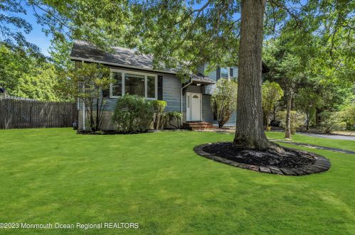 955 Hearthstone Dr, Lakewood NJ  08701-5513 exterior