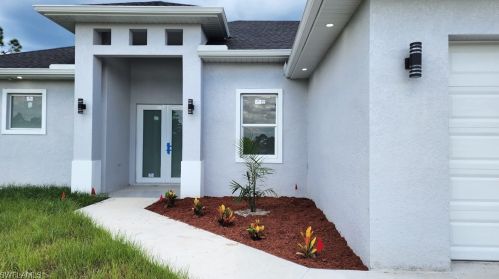 814 Runble St, Lehigh Acres, FL 33974-9677
