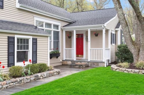 15 Malvern Rd, Stamford, CT 06905-2103