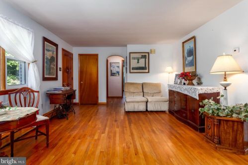 2466 Finn Rd, Perkiomenville, PA 18074-9549