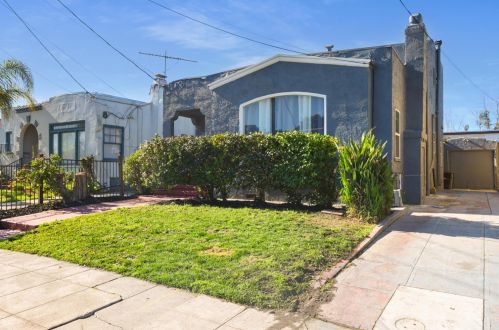 5927 Hilton St, Oakland, CA 94605-1440