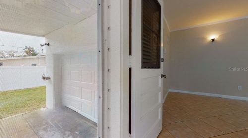 7116 Date Palm Ave, Saint Petersburg FL  33707-2013 exterior