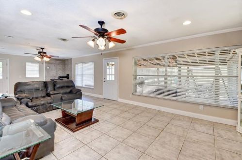 820 Boundary Ave, Deland FL 32720-3130 exterior