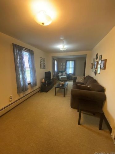 127 Front St, Middletown, CT 06457-4464