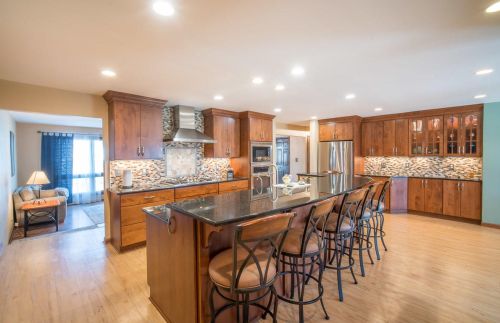 2415 Brantwood Ave, Milwaukee, WI 53209-3333