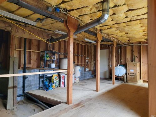 27421 Ridge Rd, Willits CA  95490-8985 exterior