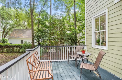 121 Bartram Dr, Beaufort SC  29902-5700 exterior