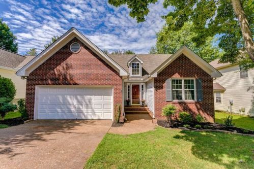 304 Crooked Oak Ct, Franklin, TN 37067-4046