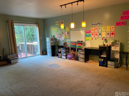 110 Castle Pointe Blvd, Piscataway, NJ 08854-5066