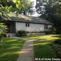 187 Canal St, Kingston, NY 12401-8801