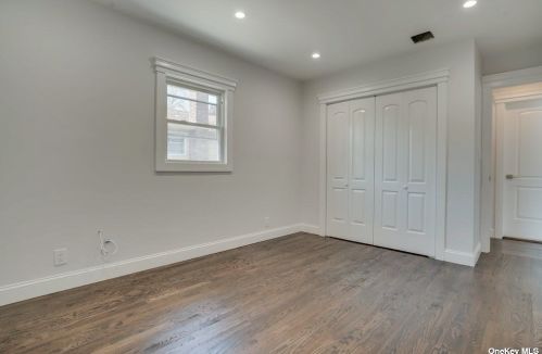 50 Arbour St, West Islip NY  11795-1015 exterior