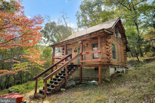214 Johnny St, Wardensville, WV 26851