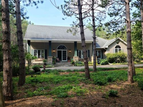 1186 42nd St, Hudson, WI 54016-6814