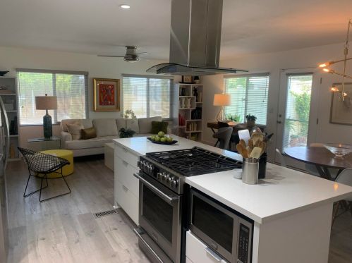 74 Calle Abajo, Palm Springs CA  92264-6331 exterior