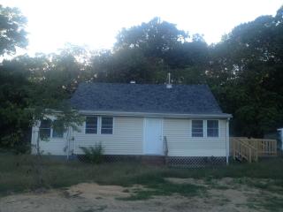 327 Weymouth Rd, Vineland, NJ 08360-2065