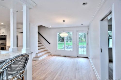 18 Silver Brook Rd, Westport CT  06880-1523 exterior