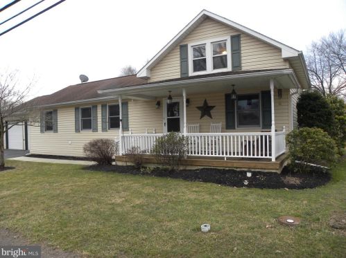 1632 Sand Hill Rd, Swatara, PA 17033-2649