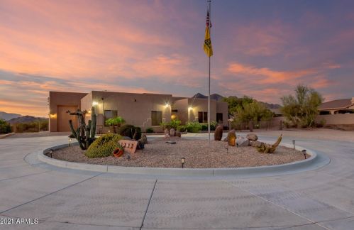 5640 Yolantha St, Scottsdale, AZ 85266-5290
