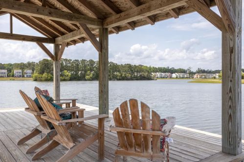 1654 Sparkleberry Ln, Johns Island SC  29455-3814 exterior