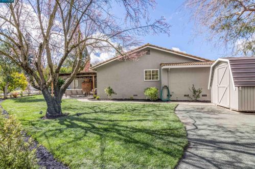 124 Greenbrook Ct, Danville CA  94526-5251 exterior