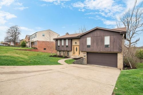 1382 Great Oak Dr, Pittsburgh, PA 15220-2014